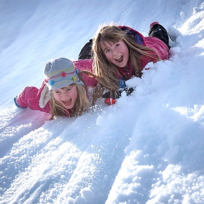 Children to the snow